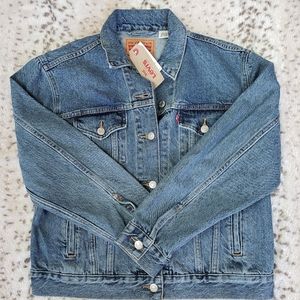 NWT Levi's Women's Ex-boyfriend Trucker Jacket